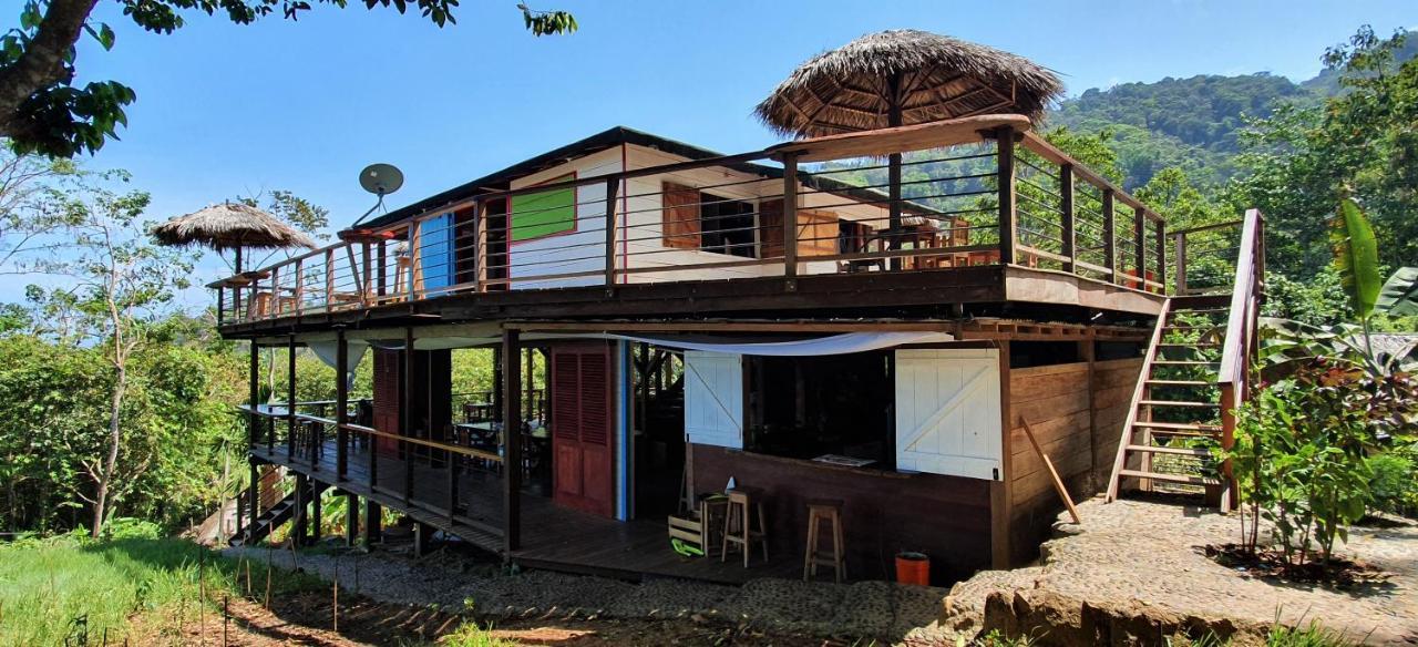 Hostal Doble Vista Capurgana Exterior photo